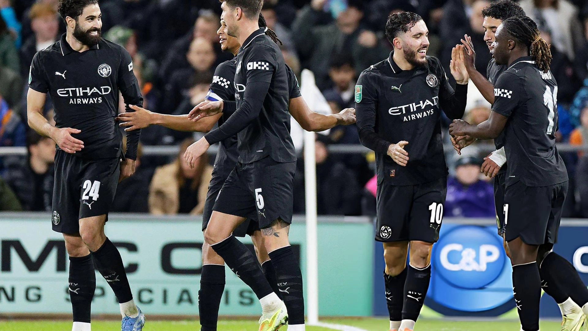 সিটি-আর্সেনালের জয়ের হাসি