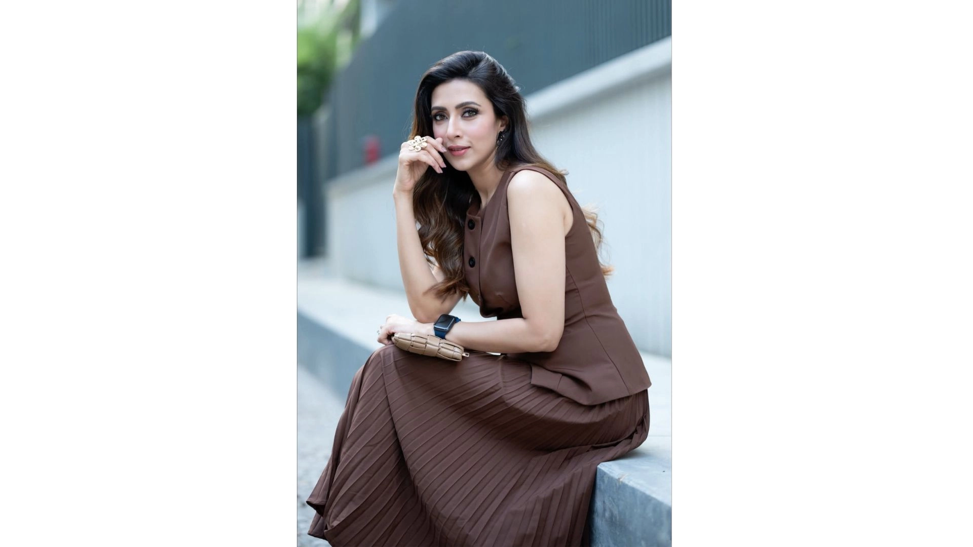 কিছুদিনের মধ্যেই সুখবর দেবেন মিম