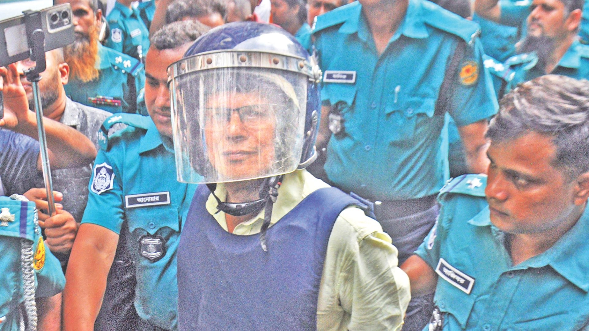 সন্ত্রাসবিরোধী আইনে সাবেক সচিব শহীদ খান কারাগারে