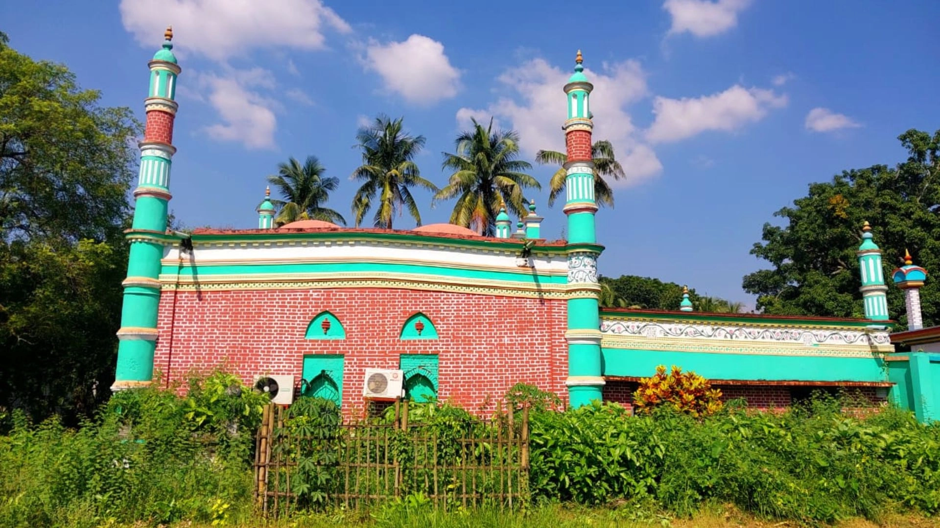 স্থাপত্যশৈলীর অনন্য নিদর্শন  শৈলকুপা শাহী মসজিদ