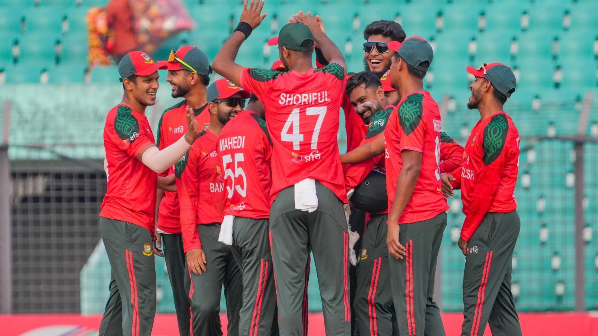 বিশ্ব রেকর্ড গড়া তানজিদের ফিফটিতে বড় জয়ের আনন্দ