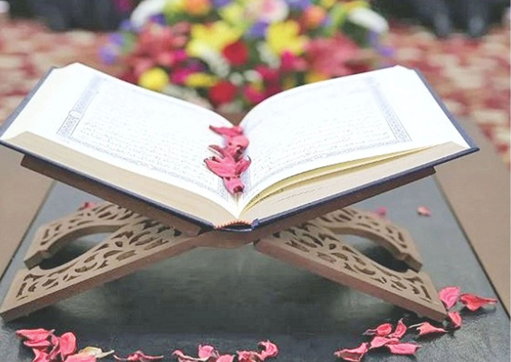 যে সুরায় মিলবে এক খতম কোরআন পড়ার সওয়াব