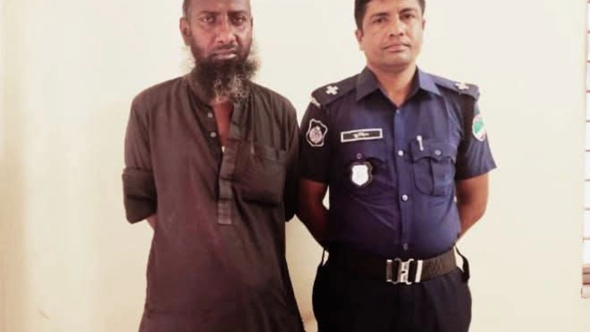 হত্যা করে পুকুরে  ফেলে দেয় পিতা