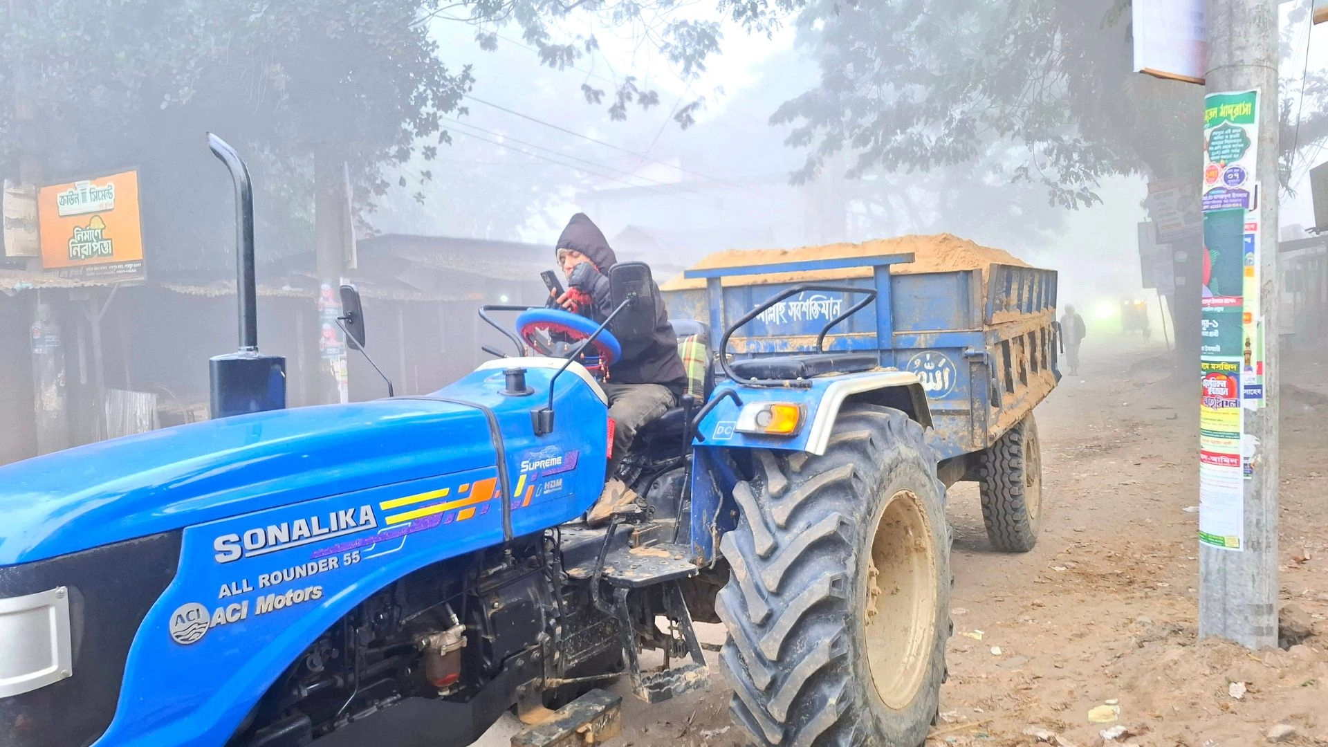 পাচার হচ্ছে মূল্যবান গারো পাহাড়ের লাল বালু