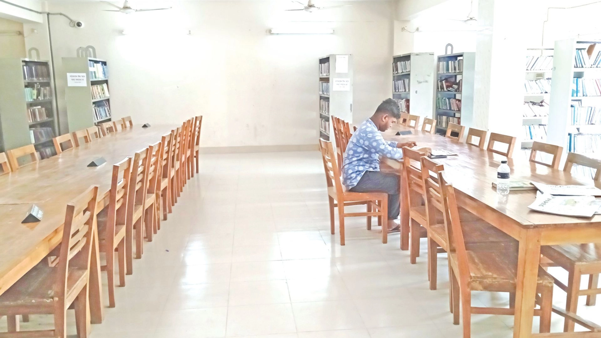 কোটি টাকা ব্যয়ে নির্মিত  গণগ্রন্থাগার পাঠকশূন্য