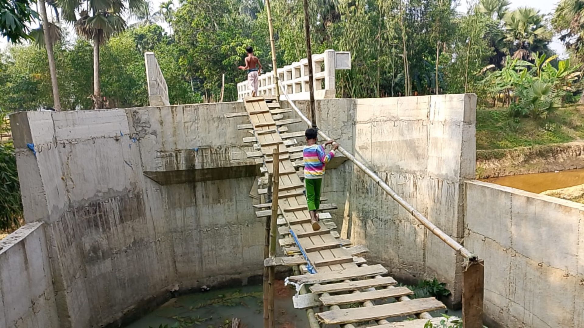 কোটি টাকার সেতু অচল