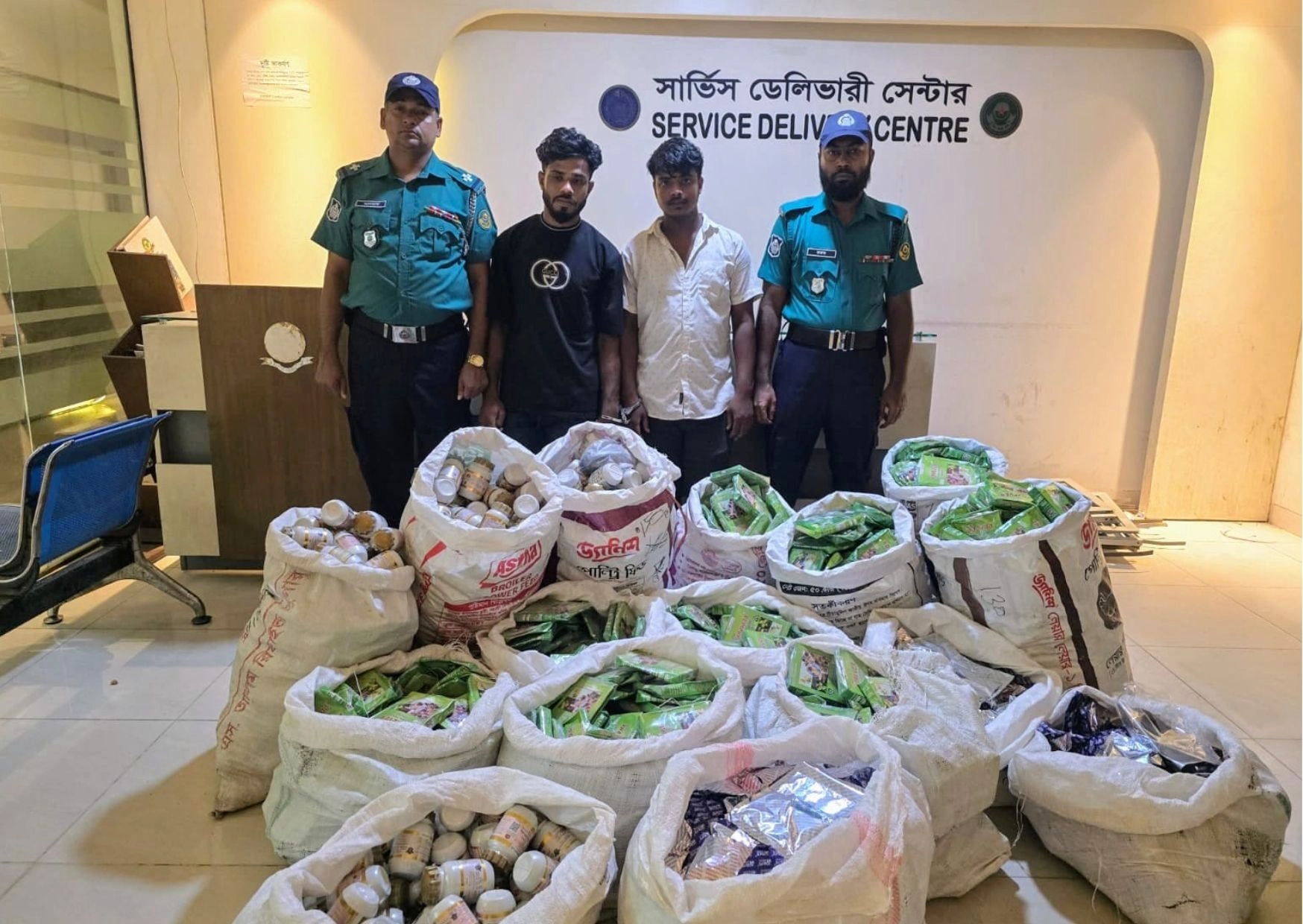 চট্টগ্রামে অর্ধকোটি টাকার  ভেজাল ওষুধসহ গ্রেপ্তার ২