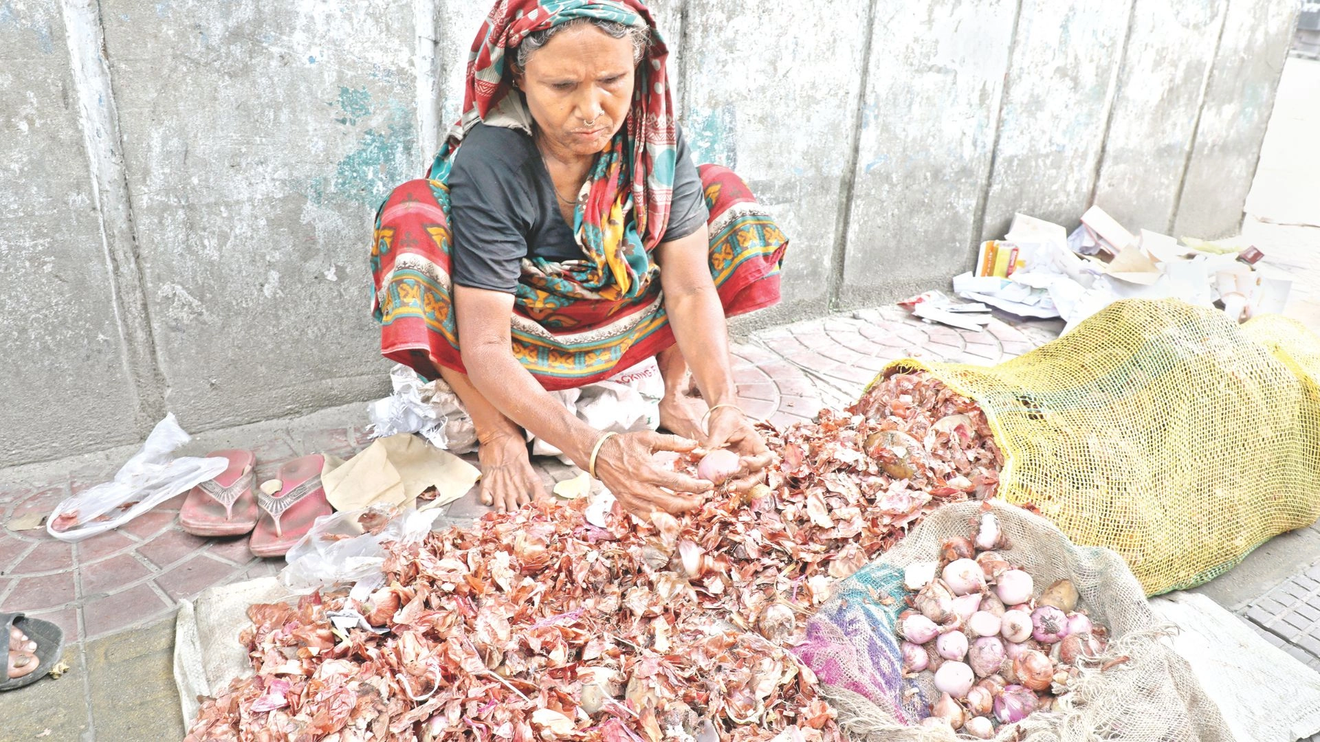 কেজিতে ৫০ টাকা  বেড়ে বিক্রি হচ্ছে দেড়শয়