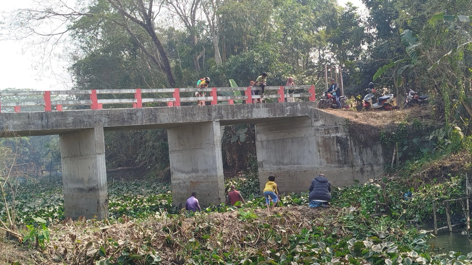 খালে পানি সংকটে কৃষকের  কপালে চিন্তার ভাঁজ