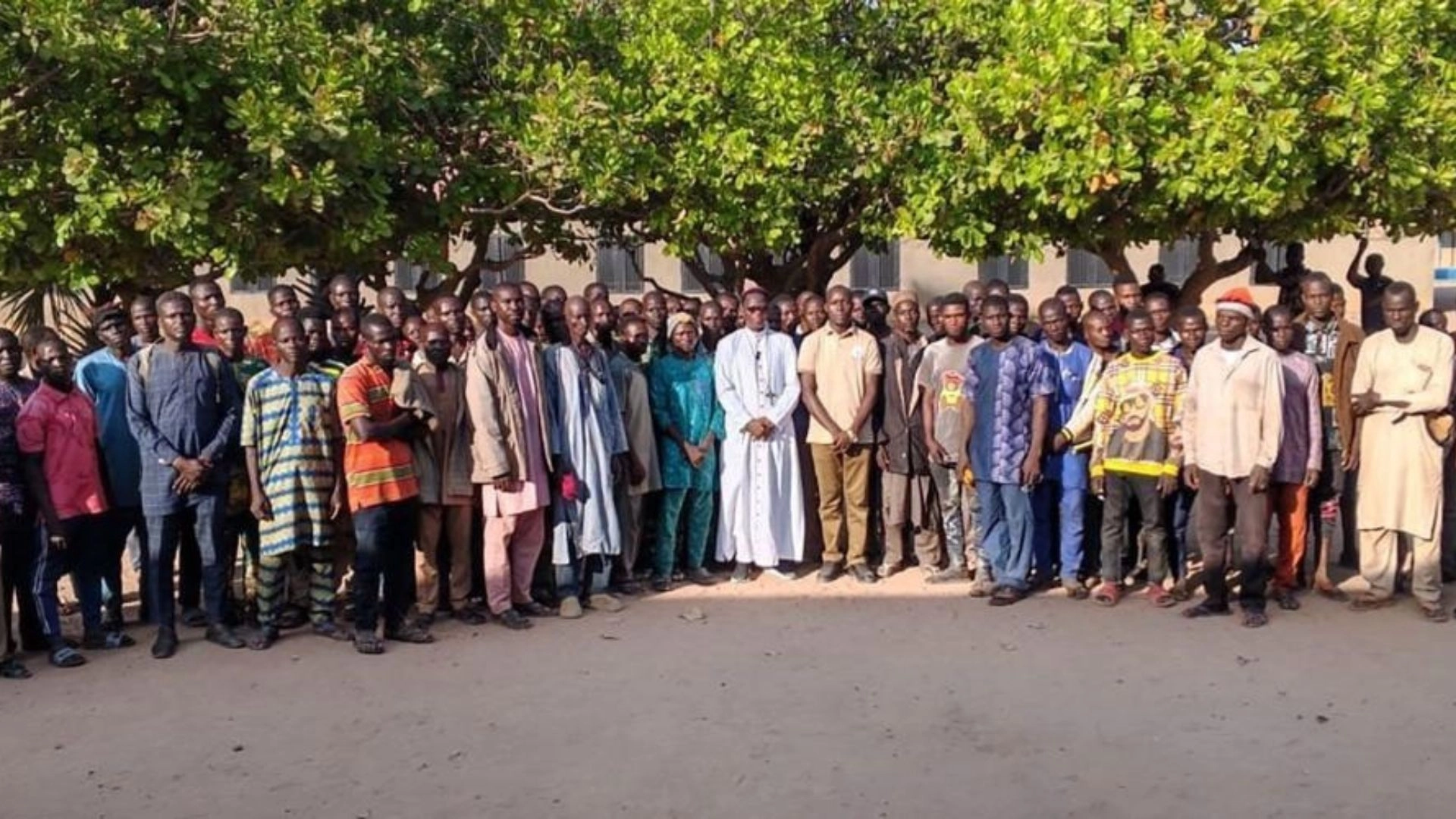 নাইজেরিয়ায় খ্রিস্টান ধর্মাবলম্বীদের স্কুলে হামলা, ২১৫ শিক্ষার্থীসহ ২২৭ জনকে অপহরণ