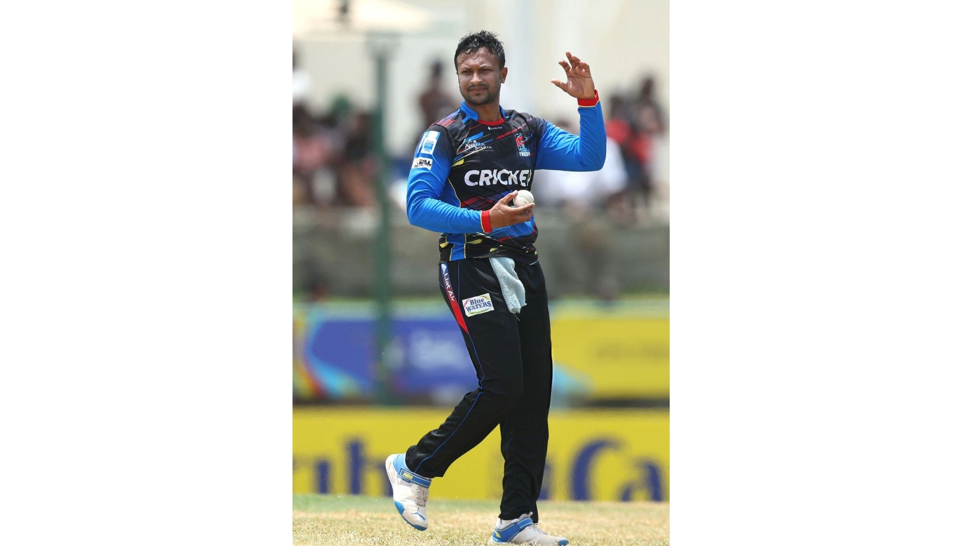 দেশে ফিরে খেলার স্বপ্ন সাকিবের