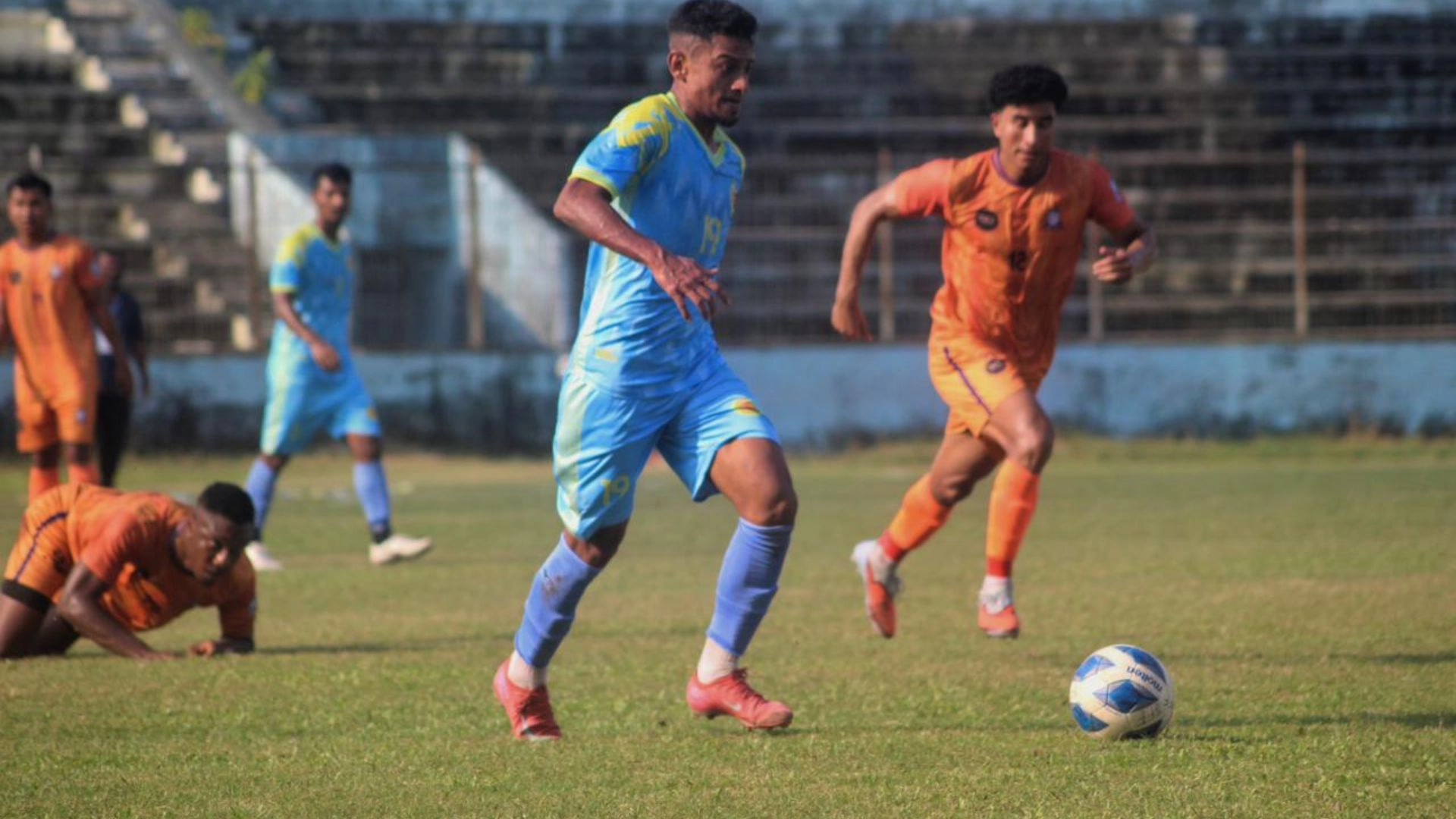 মোহামেডানের ড্রয়ের  দিনে আবাহনীর হার