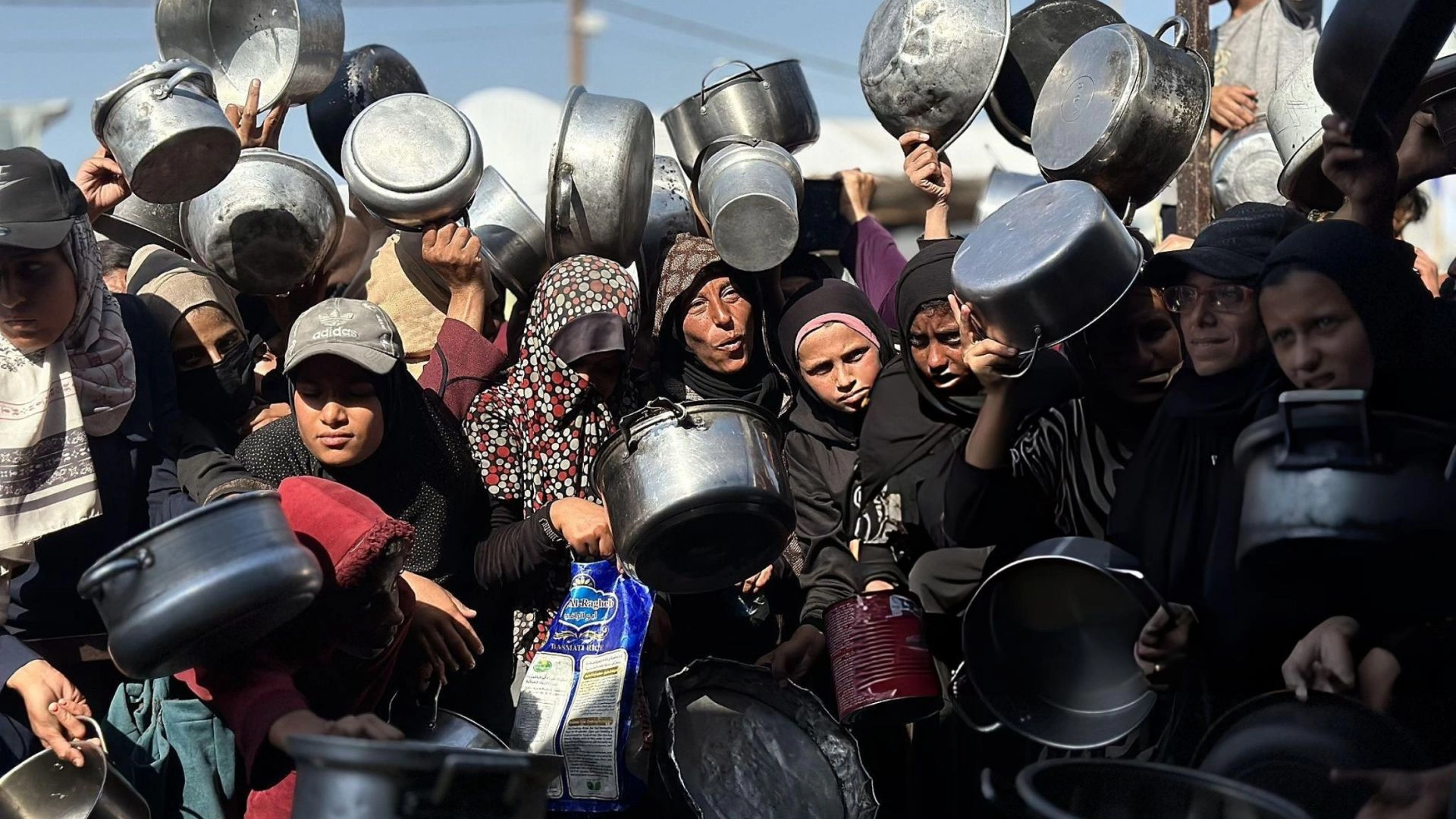 শর্ত ভাঙছে ইসরায়েল,  অবরুদ্ধ গাজার জীবন