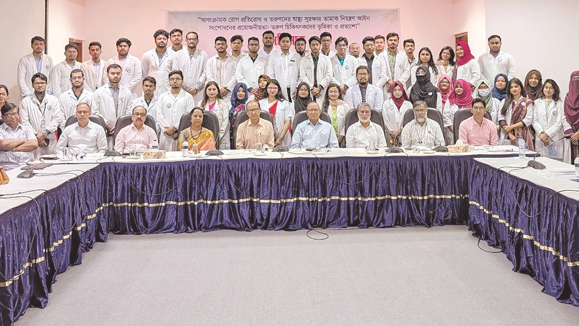 পরোক্ষ ধূমপানে রোগে  ভুগছে ৬১ হাজার শিশু