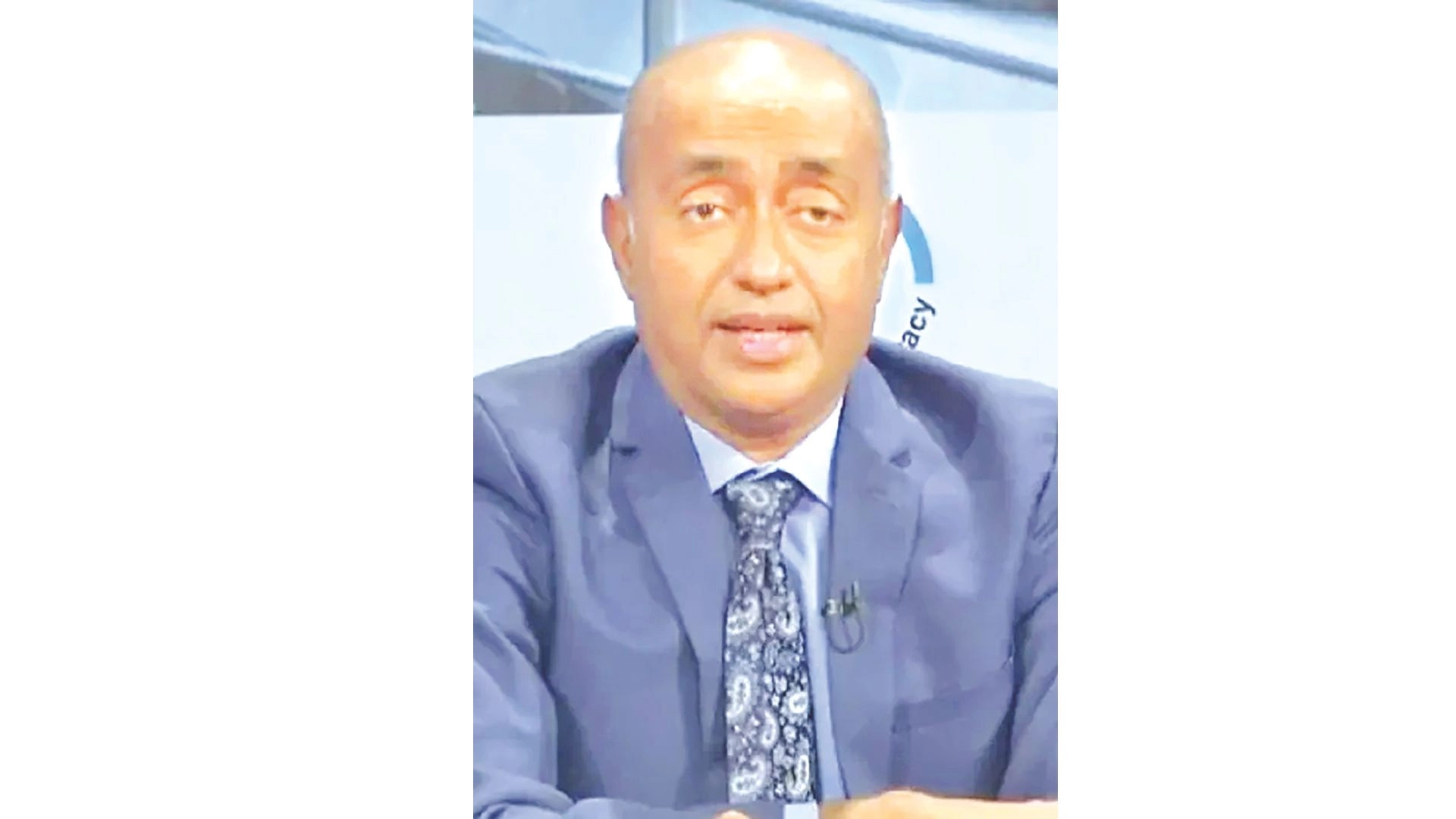 পদে থেকেও নির্বাচন করা যায়