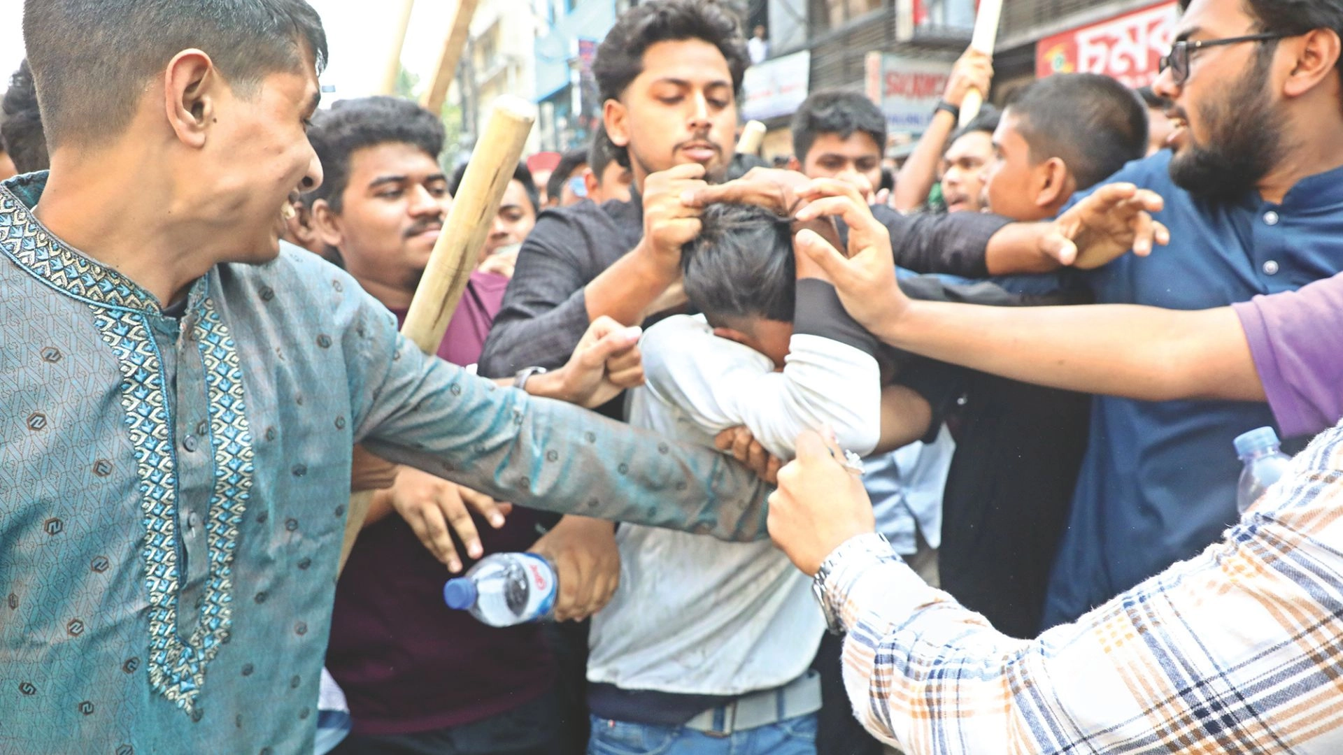 রাজধানীতে দেখা মেলেনি  আ.লীগ নেতাকর্মীদের