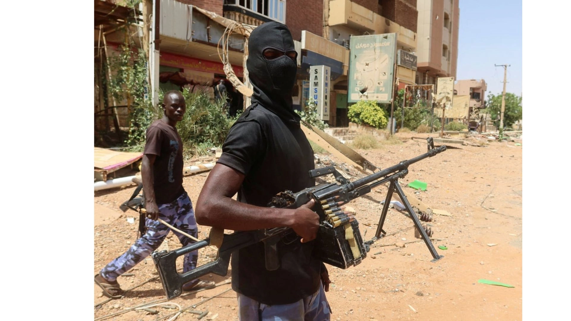 সুদানিদের ‘খুঁজে খুঁজে মারছে’ আরএসএফ