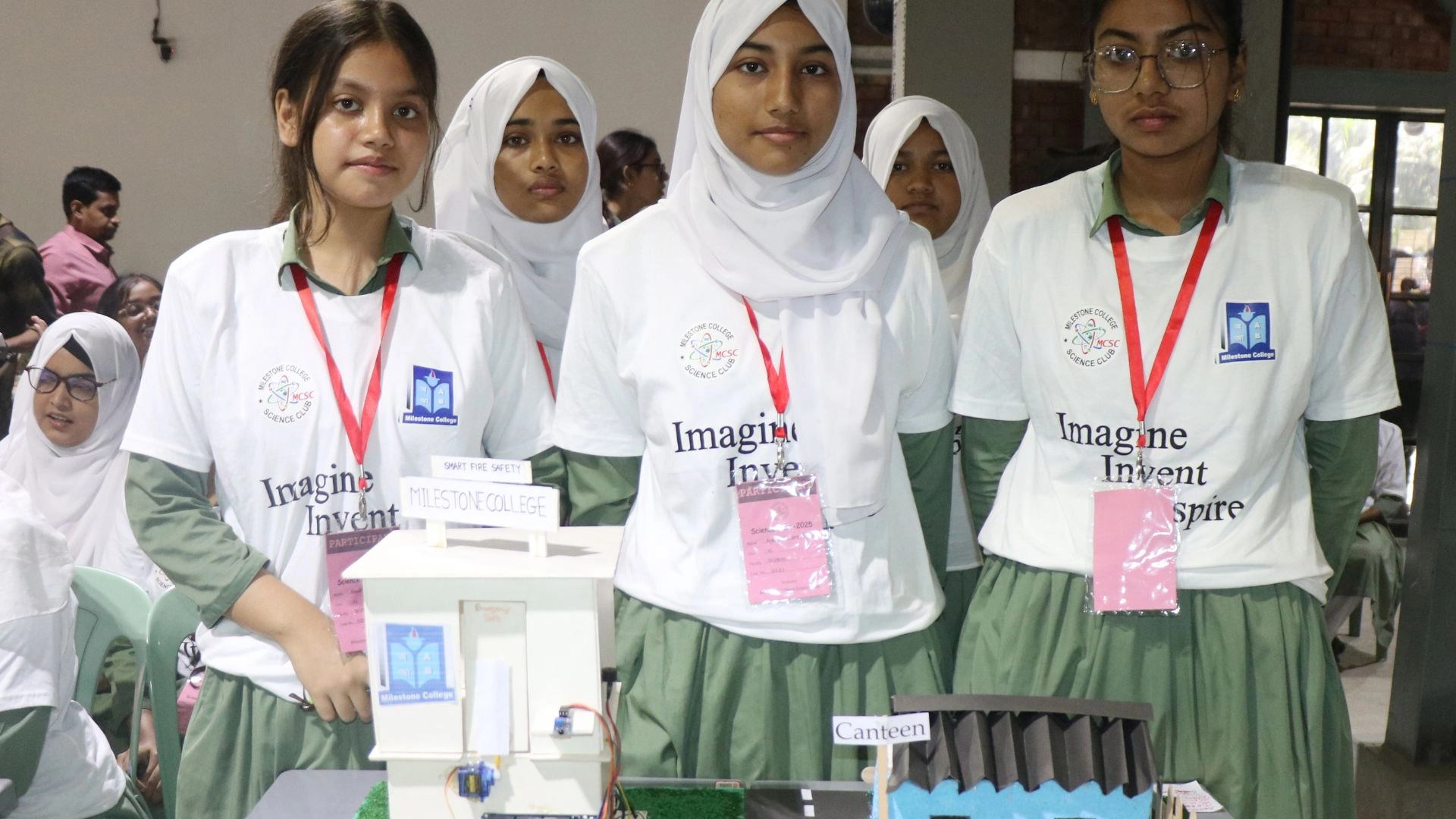 মাইলস্টোন কলেজে তিন দিনব্যাপী বিজ্ঞান মেলা