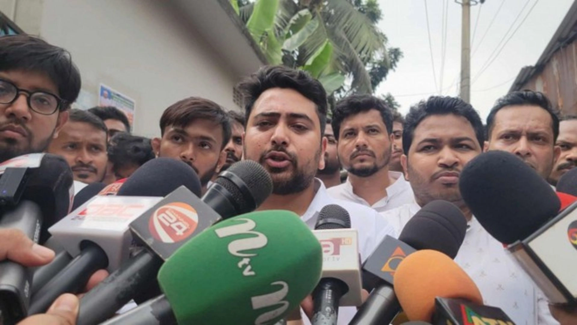 এনসিপি এককভাবে নির্বাচনে  অংশ নিতে প্রস্তুতি নিচ্ছে