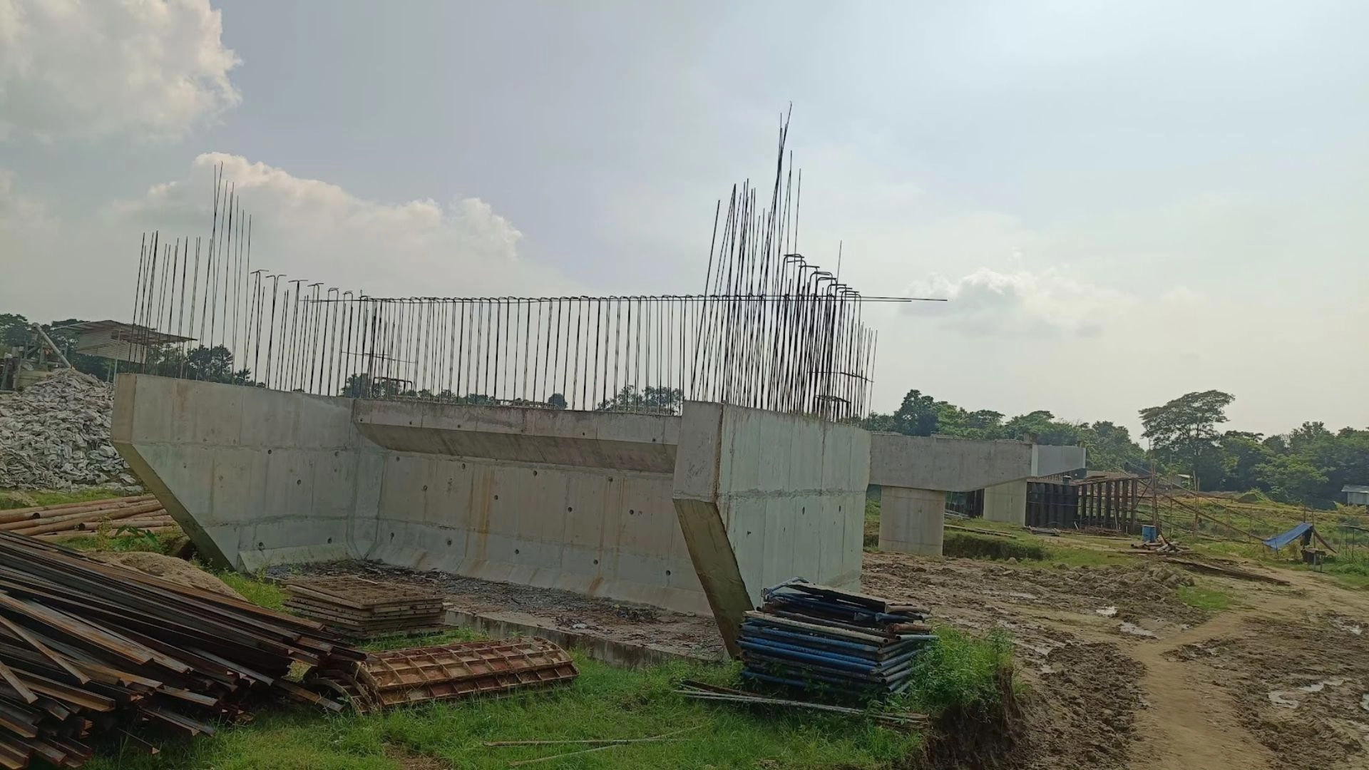 একটি সেতু বদলে দিবে  হালদা পাড়ের জীবনযাত্রা