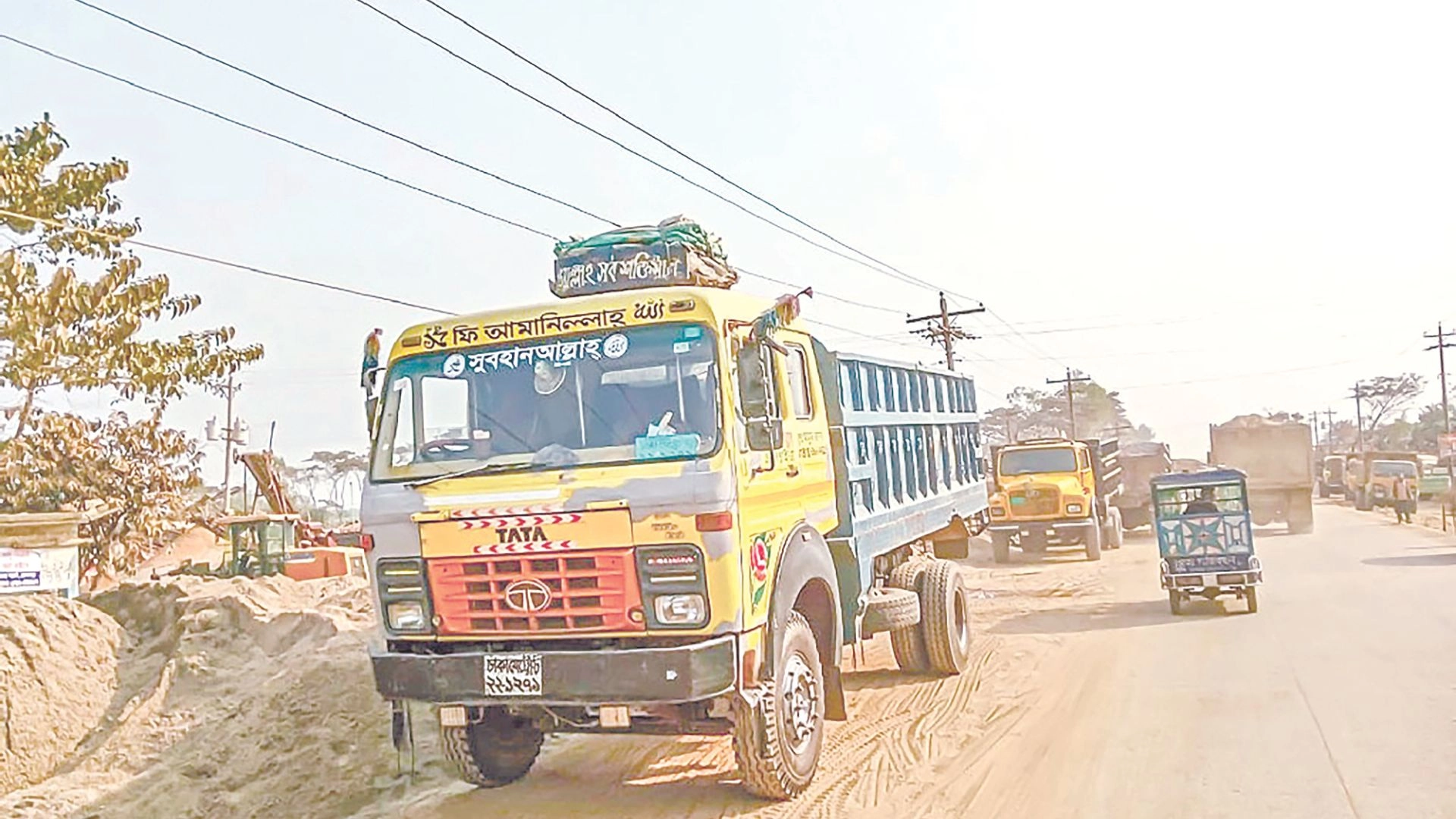 বেপরোয়া যান চলাচলে  বাড়ছে দুর্ঘটনা