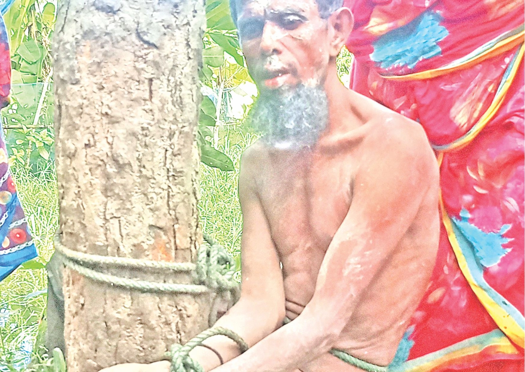 জমি নিয়ে বিরোধে কৃষককে  গাছে বেঁধে নির্যাতন