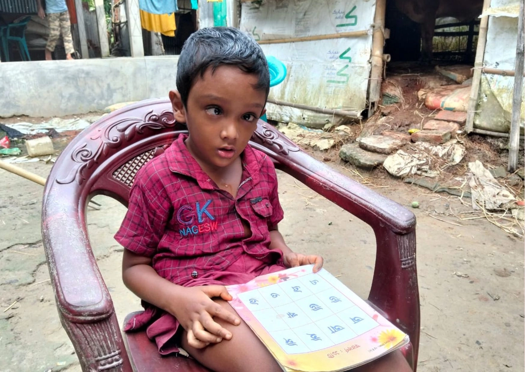 টিউমারের ভারে থমকে আছে  শিশু মুকাব্বিরের জীবন