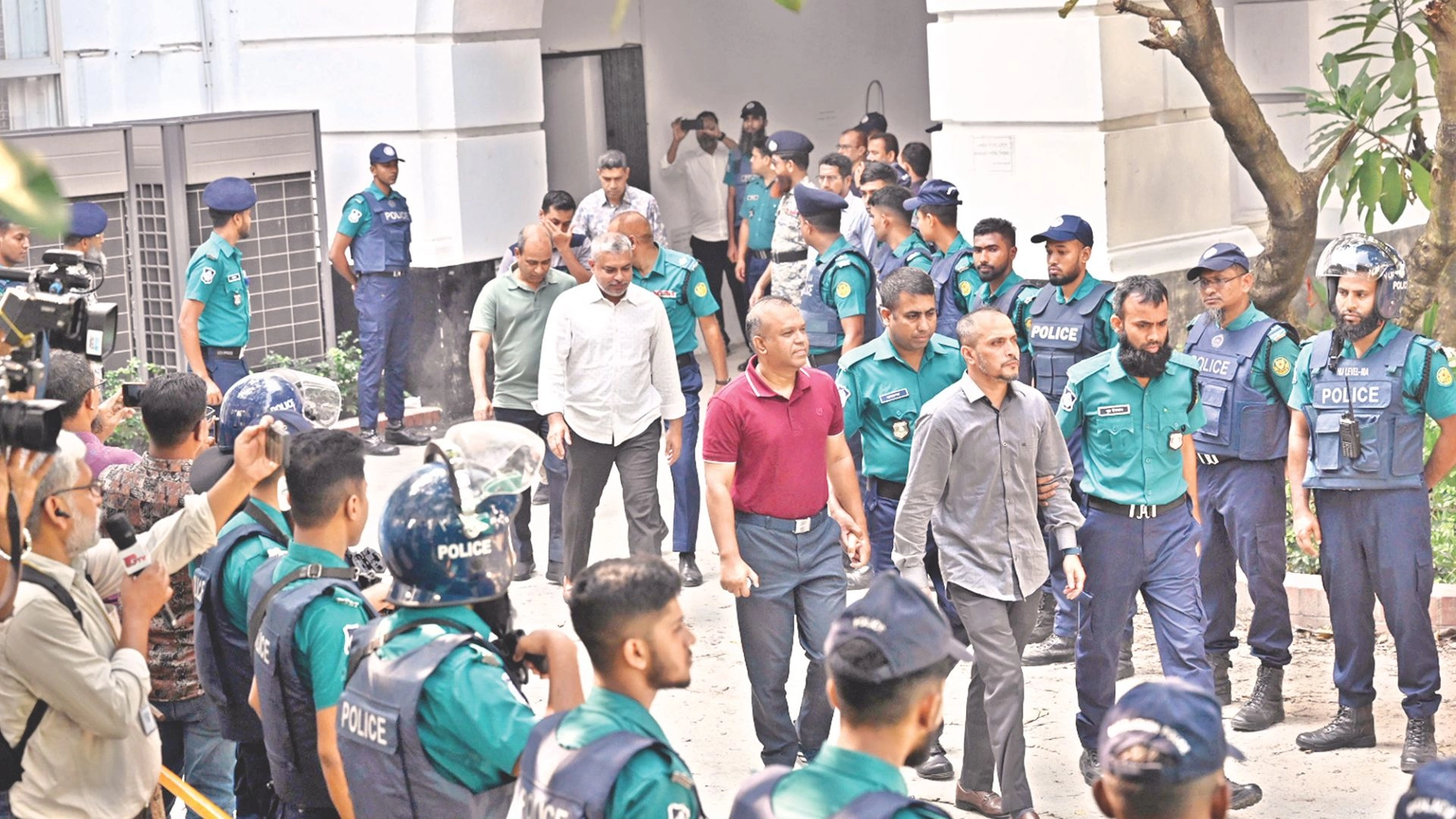 সাব-জেলেই ১৫ সেনা কর্মকর্তা