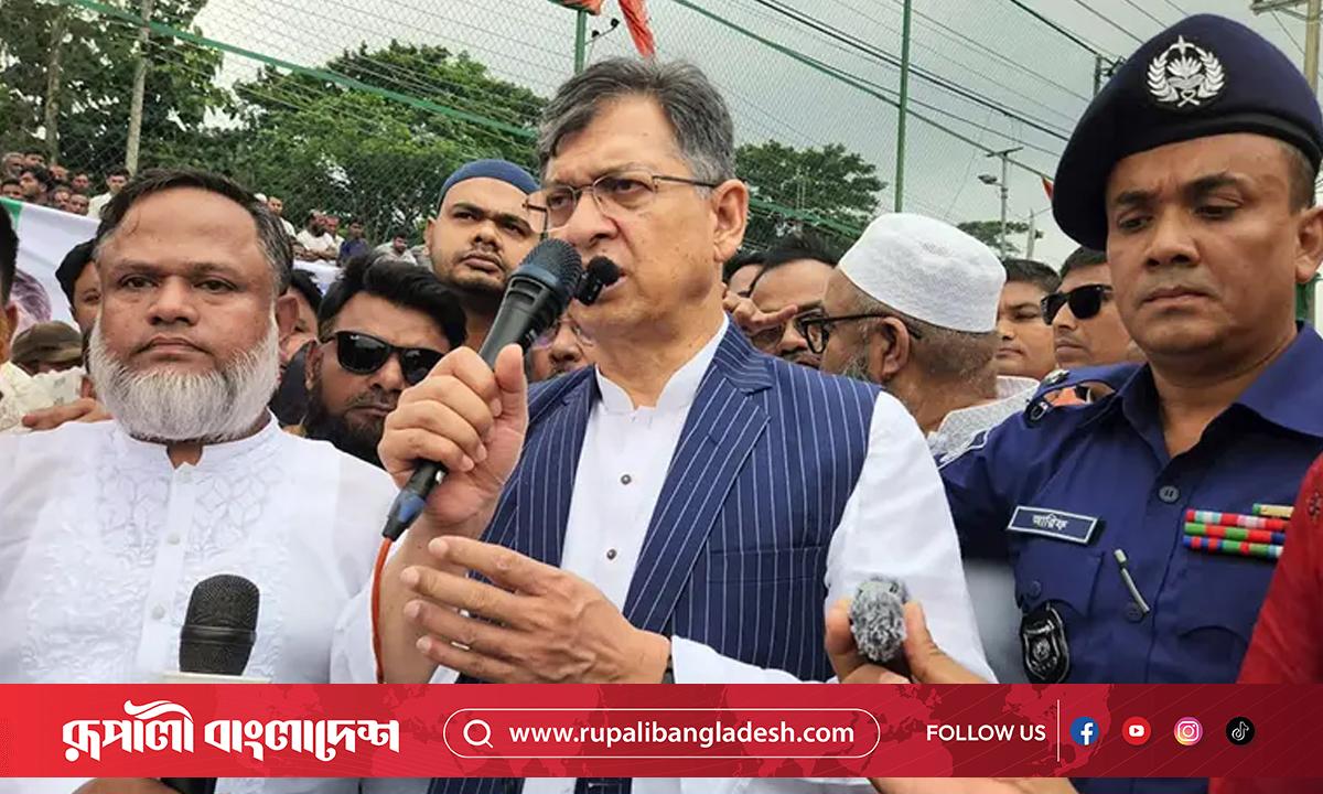 বন্যাদুর্গতদের সহায়তায় সরকারি-বেসরকারি উদ্যোগ অব্যাহত : স্বরাষ্ট্রমন্ত্রী