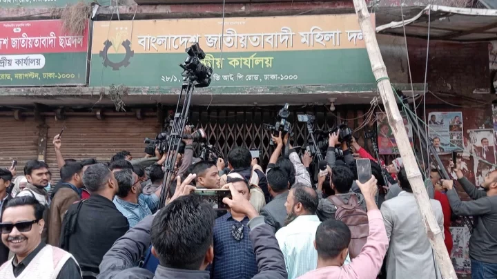 বাধ্য হয়েই তালা ভাঙতে হয়েছে: রিজভী