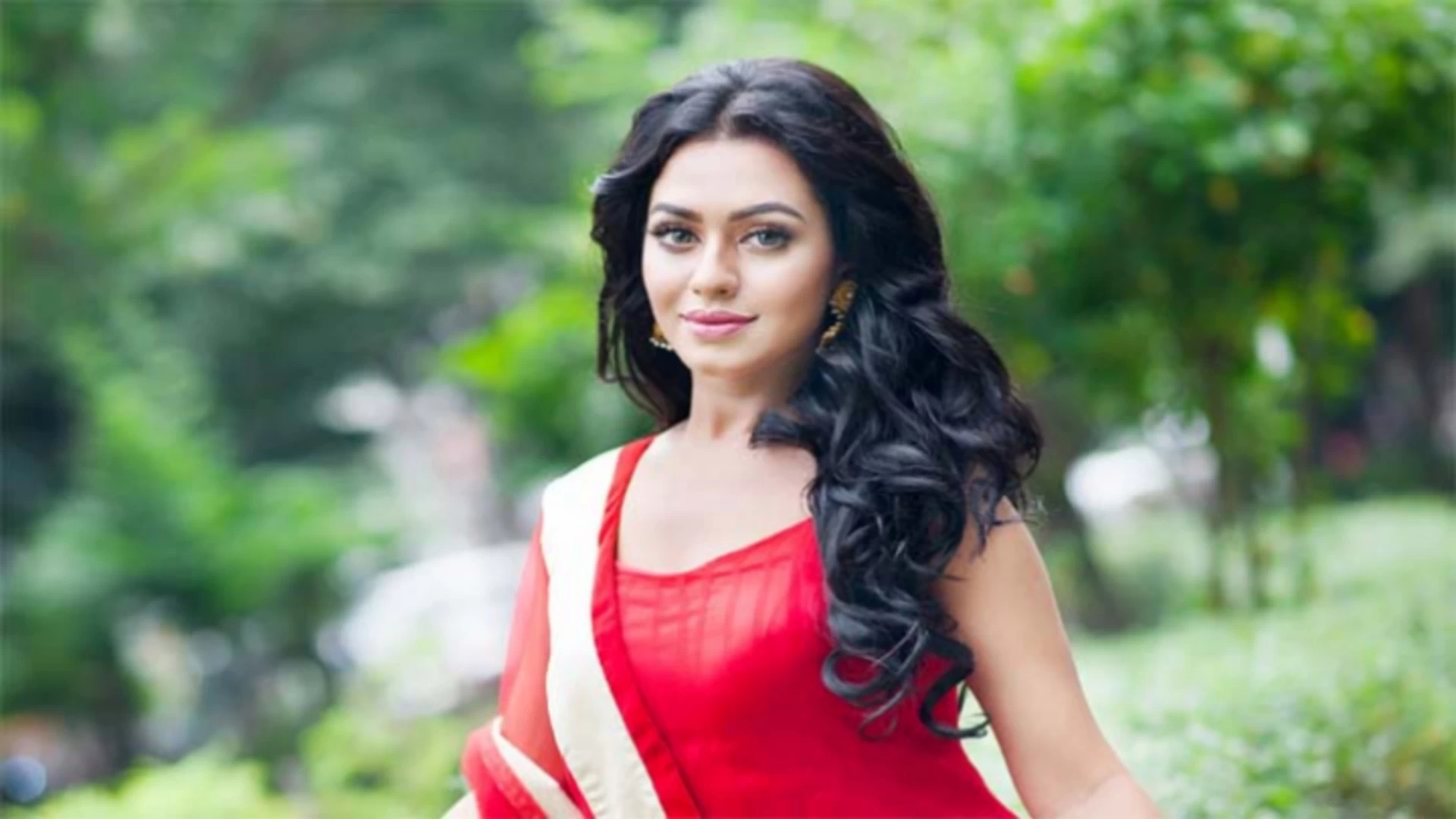 নুসরাত ফারিয়ার বাবা হাসপাতালে, দোয়া চাইলেন