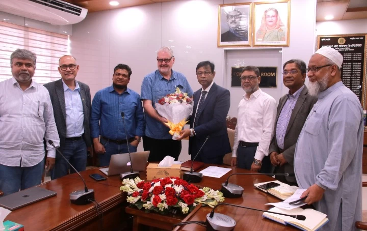 ব্রি পরিদর্শনে কানাডিয়ান প্রতিনিধিদল