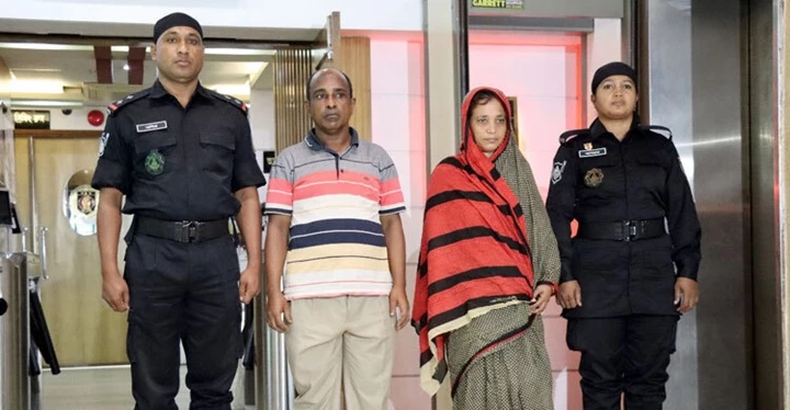 ভাড়াটিয়া ছদ্মবেশে নারীদের স্বর্ণালংকার হাতিয়ে নিতেন তারা