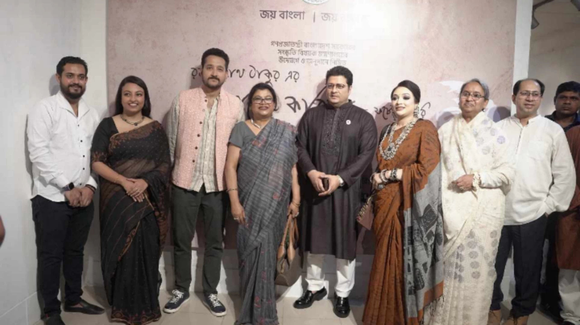 'শেষের কবিতা' অবলম্বনে নির্মিত ফটোস্টোরির প্রদর্শনী ও বইয়ের মোড়ক উন্মোচন