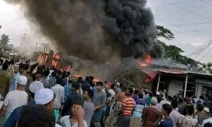 লক্ষ্মীপুরে আগুনে ১৫ দোকান পুড়ে ছাই, কোটি টাকার ক্ষয়ক্ষতি